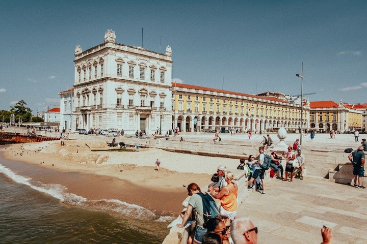 2 Hour Lisbon Private Guided Tour in a Tuk Tuk, photograph 2