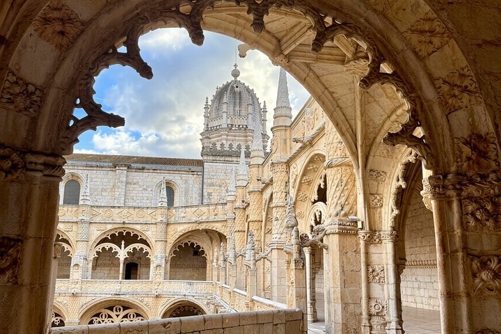 Belém: Jerónimos Cloister + Pastel Tasting (Skip-the-Line Option), photograph 6