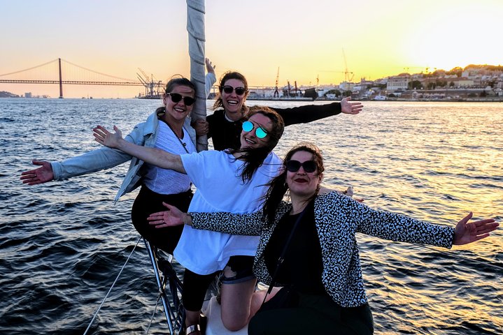 Lisbon: Best Views from a Sailboat-Sunset or Day Shared Tour, photograph 3