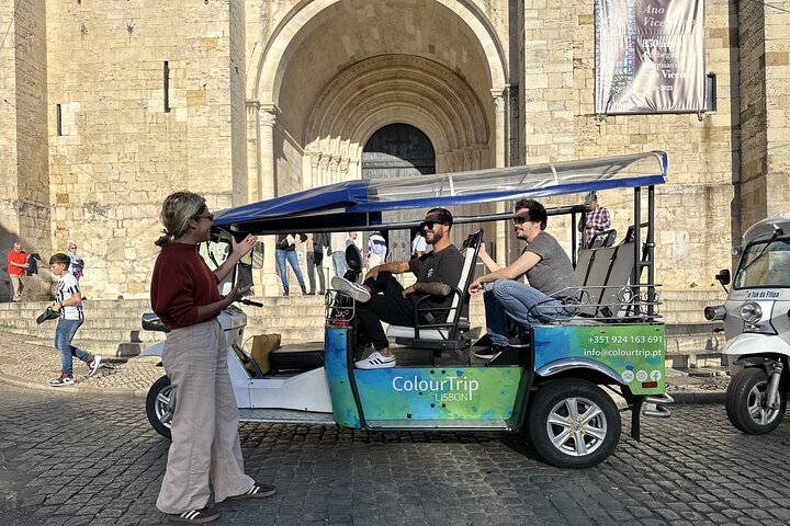 Lisbon Highlights: Private Tuk Tuk Tour Adventure Sightseeing, photograph 5