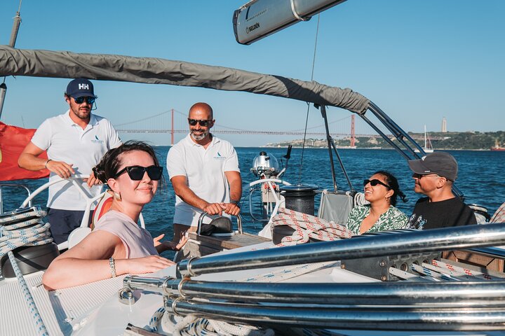 Lisbon Small Group 2h Sunset Sailing- Live Commentary & a Drink, photograph 1