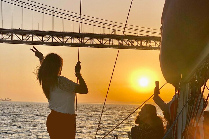 Lisbon Small Group 2h Sunset Sailing- Live Commentary & a Drink, photograph 2