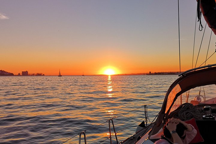 Lisbon Sunset Sailing Tour on Luxury Sailing Yacht with 2 Drinks, photograph 4