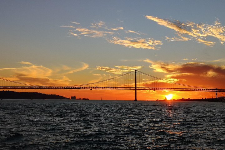 Lisbon Sunset Sailing Tour on Luxury Sailing Yacht with 2 Drinks, photograph 5