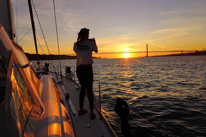 Lisbon Sunset Sailing Tour on Luxury Sailing Yacht with 2 Drinks, photograph 6