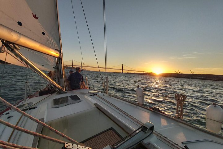 Lisbon Sunset Sailing with Portuguese Wine and History, photograph 5