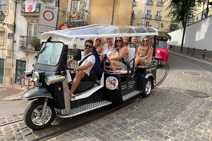 True 4Hour Private Tuk Tuk Tour: Discover Lisbon with a Local!, photograph 1
