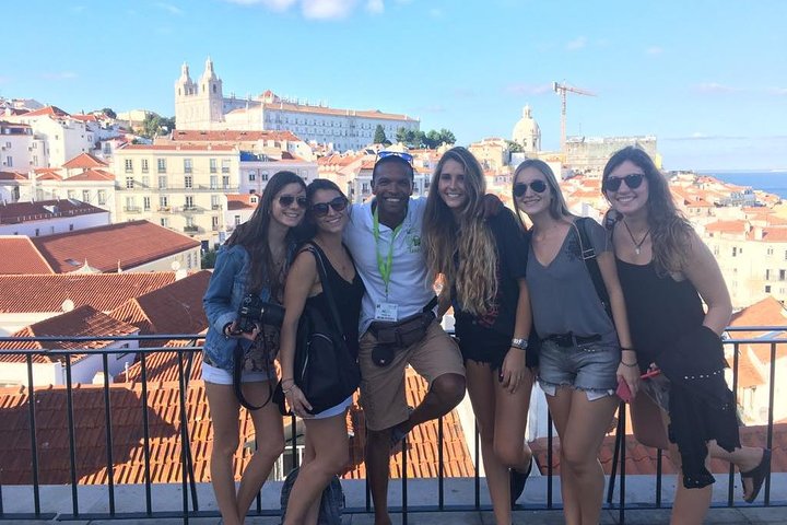 Private Lisbon Tuk Tuk Tour | Customizable Historic Highlights, photograph 6