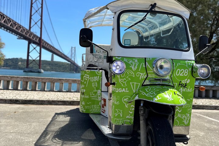 Private Lisbon Tuk Tuk Tour | Customizable Historic Highlights