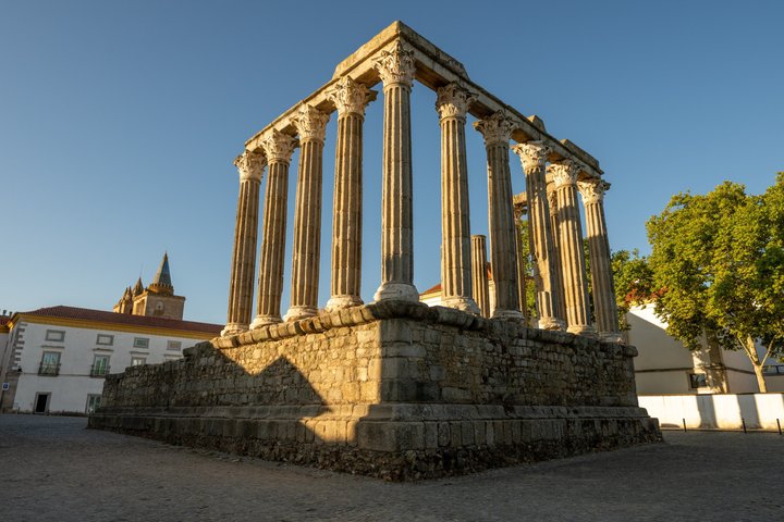Lisbon: Évora Winery Tour, Bones Chapel & Tastings - Small Group